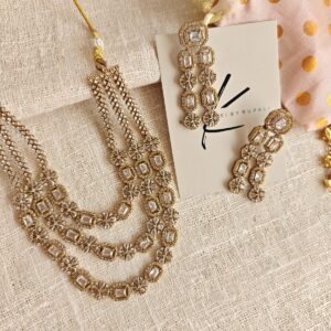 aarunya necklace set